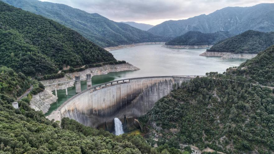 279 municipis catalans tenen restriccions d&#039;aigua per la sequera