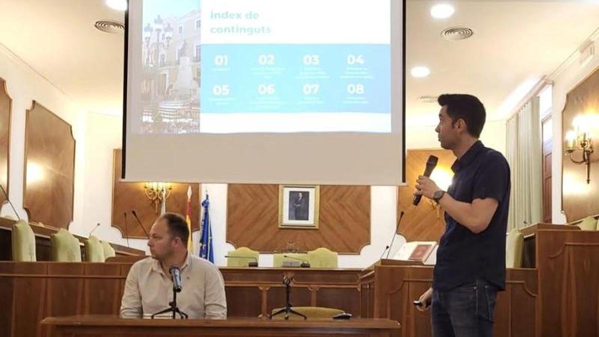 Joan Mascarell y Mario Vidal durante la rueda de prensa, esta mañana.