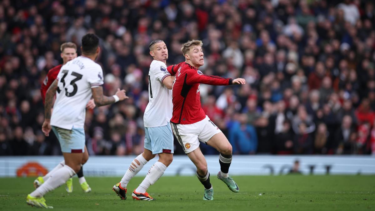 Kalvin Phillips, en el duelo con el West Ham frente al United