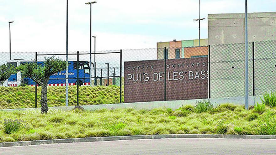 Es multipliquen per cinc les agressions a funcionaris a la presó de Figueres