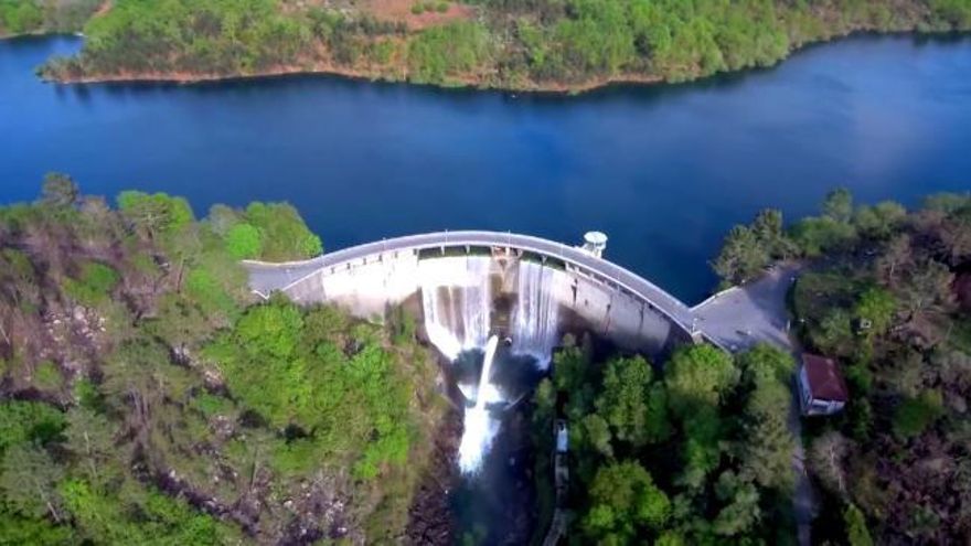 Un paseo por las nubes | Eiras, 40 años de agua para Vigo