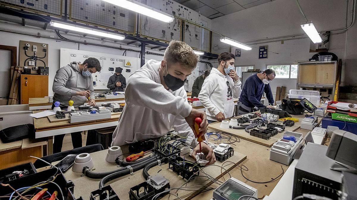 La FP es una vía para combatir el abandono escolar