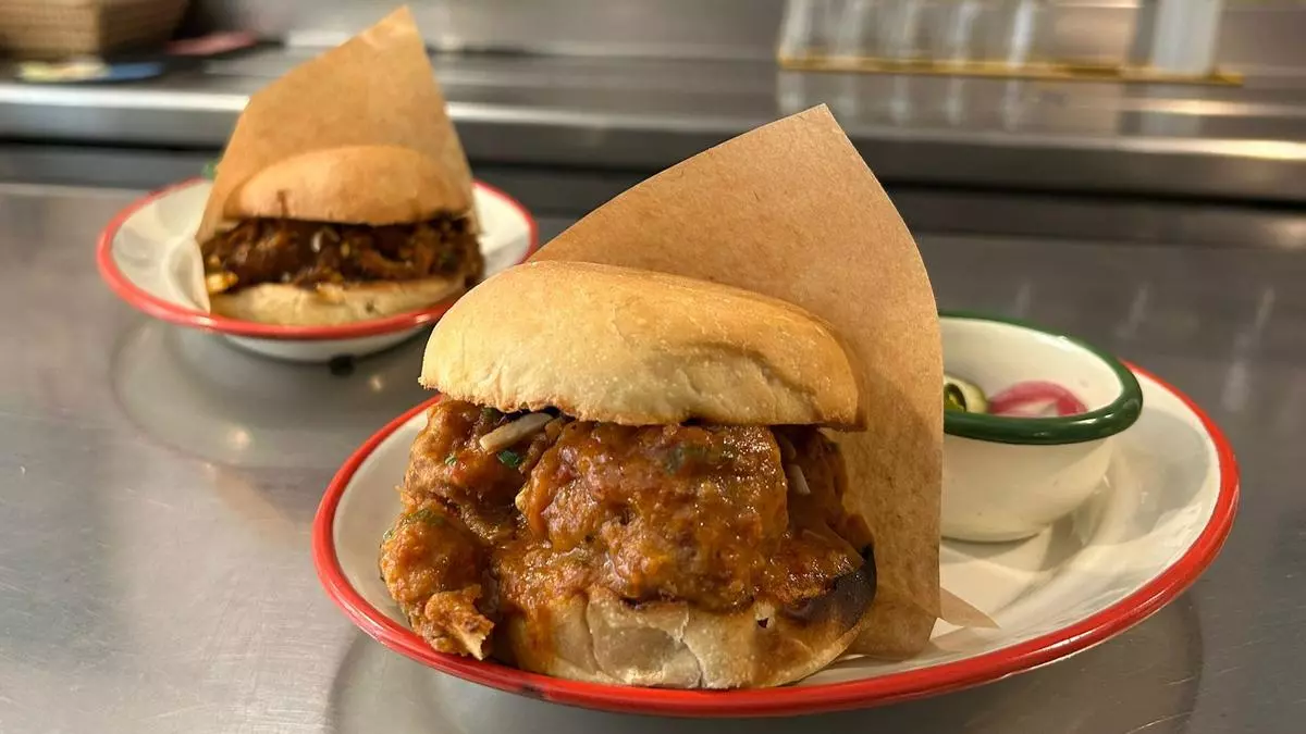 Los bocatas de la abuela: bocadillos con guisos y chup-chup en Barcelona