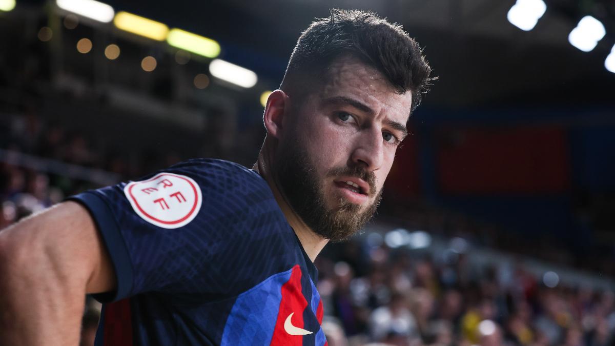 Catela es un espectáculo con el balón en los pies