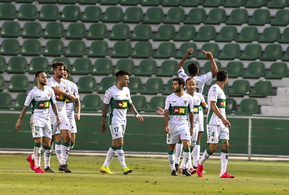 Partido entre el Elche y el Real Oviedo