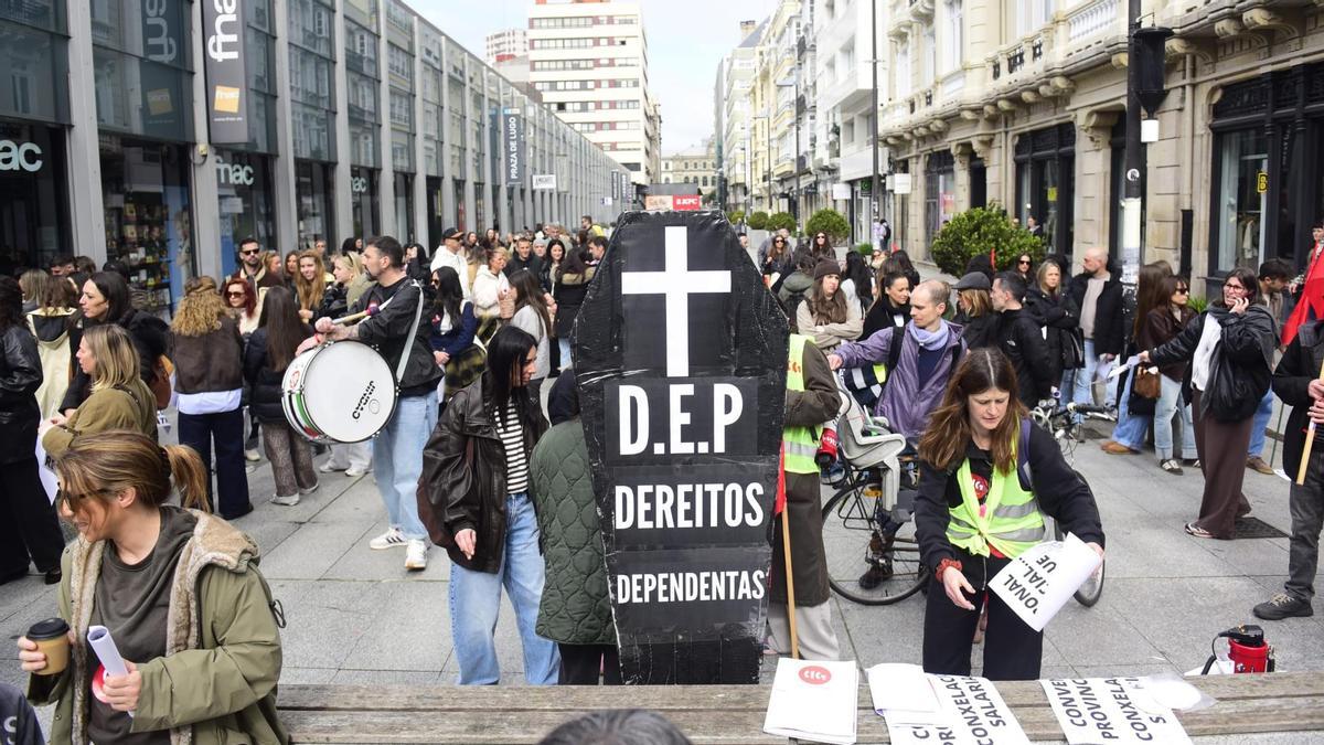 El comercio vuelve a salir a la calle en A Coruña para exigir un convenio digno