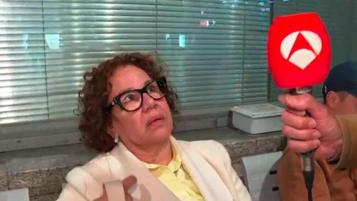 Mujer que pagó cinco euros por mear en una botella