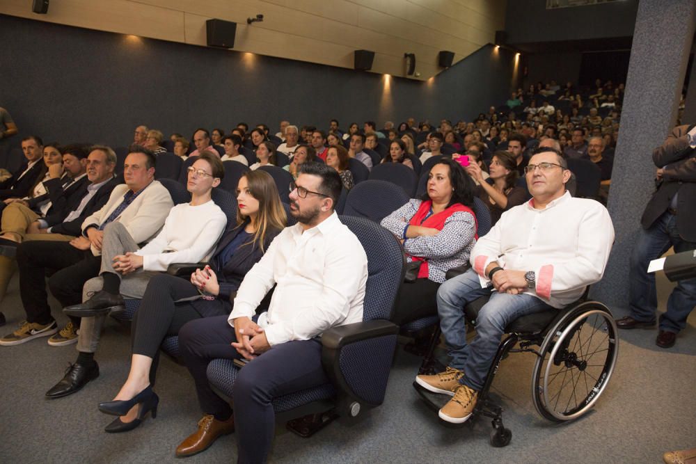 Presentación del documental "Almas de fuego" en el Club Información