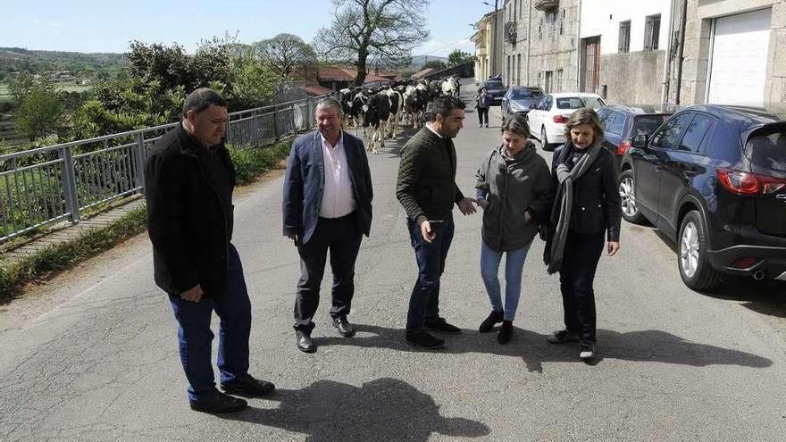 Visita de los diputados provinciales junto con Quintá y López a la carretera EP-620. // Bernabé/Javier Lalín