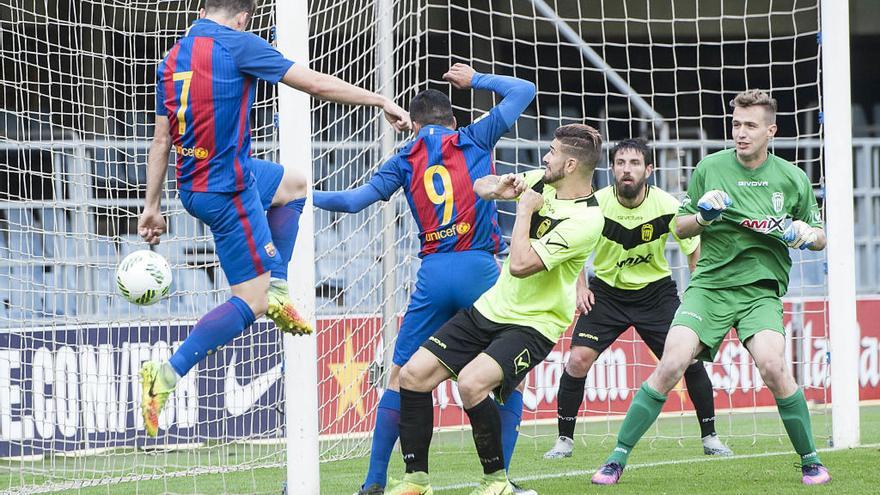 Imagen del partido disputado ayer ante el Barcelona