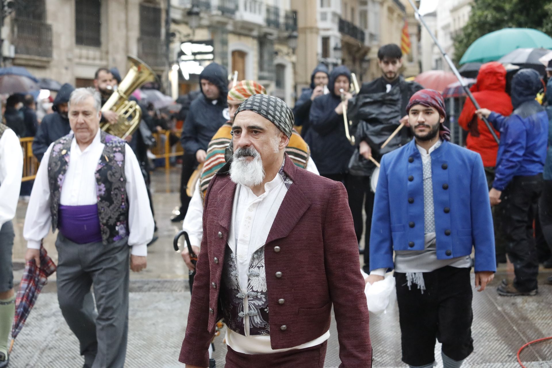 Búscate en el primer día de ofrenda por la calle Quart (entre las 18:00 a las 19:00 horas)