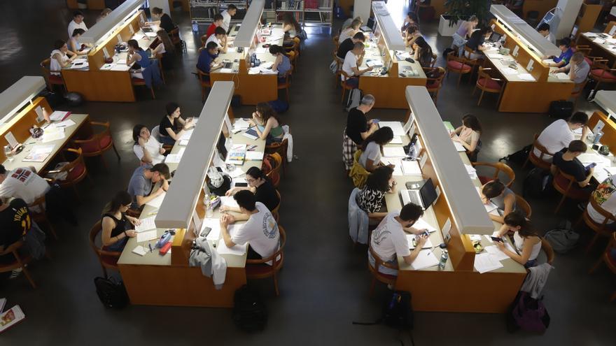 Aforo completo en las bibliotecas aragonesas en las últimas horas antes de la Evau