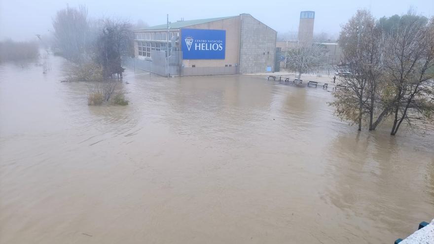 El Ebro a su paso por el CN Helios, en Zaragoza