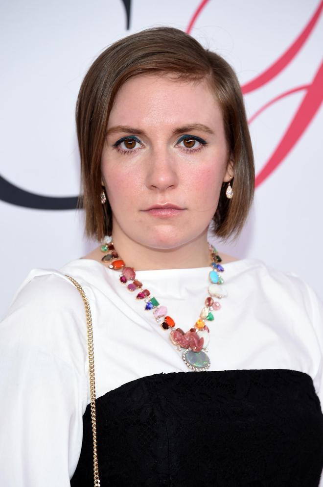 El look de Lena Dunham en los CFDA Fashion Awards, al detalle