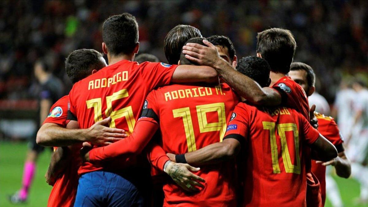España celebra uno de los goles