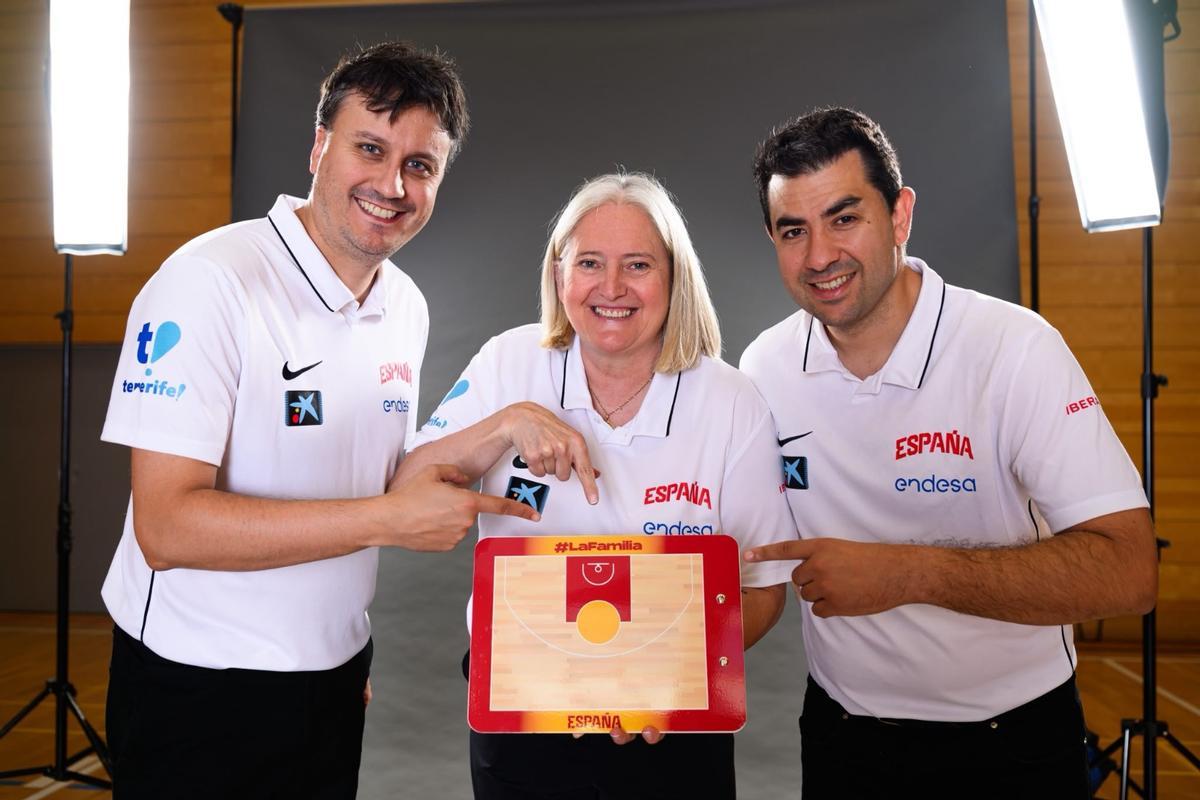 El cuerpo técnico de España U17.