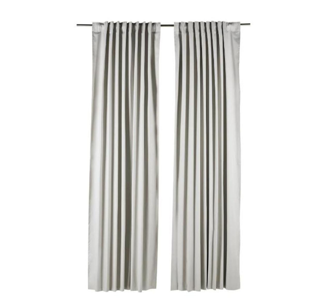 Juego de cortinas.