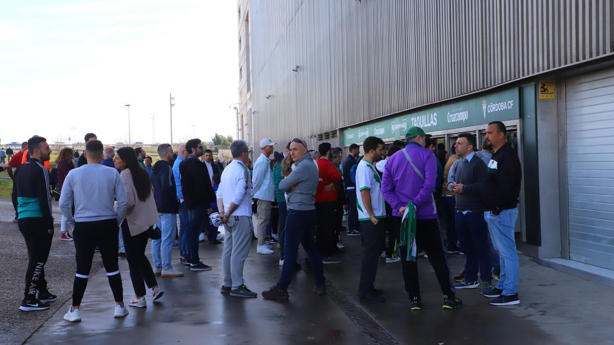 Taquillas de El Arcángel, antes de un encuentro de Liga.