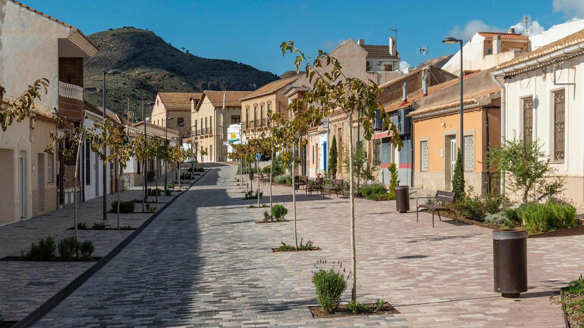 El Ayuntamiento de La Unión inaugura la renovada calle Mayor de Portmán tras una inversión de 1,08 millones de euros