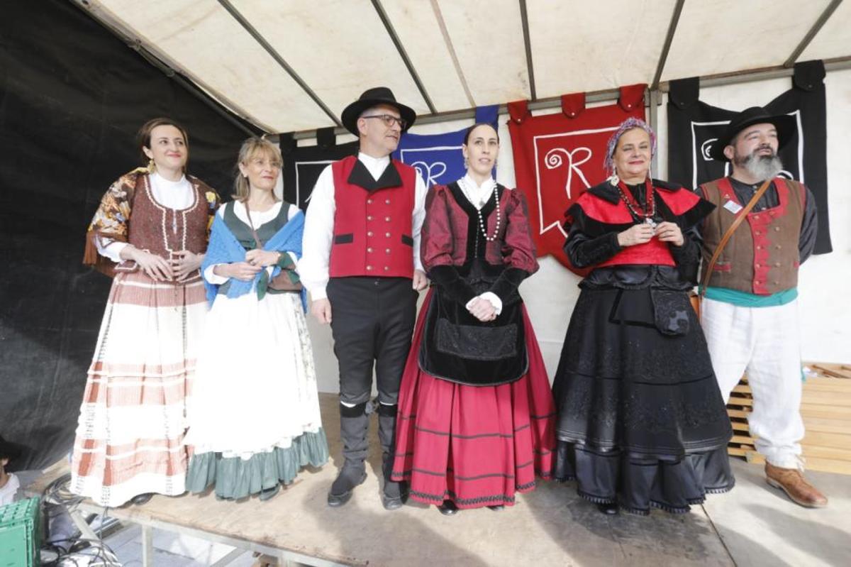Las tropas napoleónicas campan a sus anchas por el Casco Vello sin saber que el domingo serán expulsados de la ciudad. Las tropas napoleónicas campan a sus anchas por el Casco Vello sin saber que el domingo serán expulsados de la ciudad.