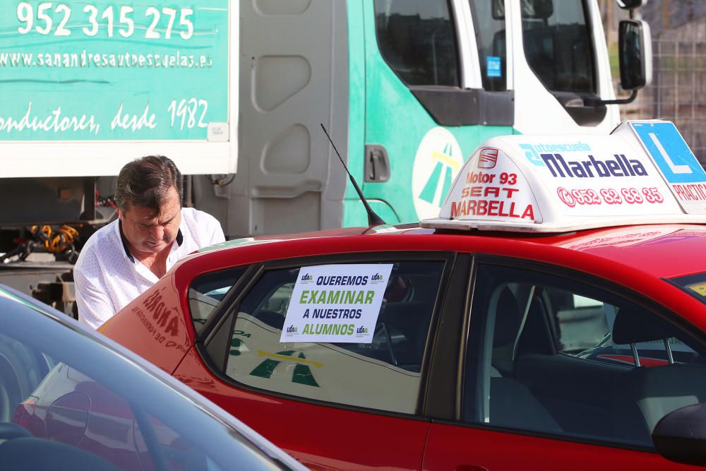 Manifestación de las autoescuelas malagueñas.