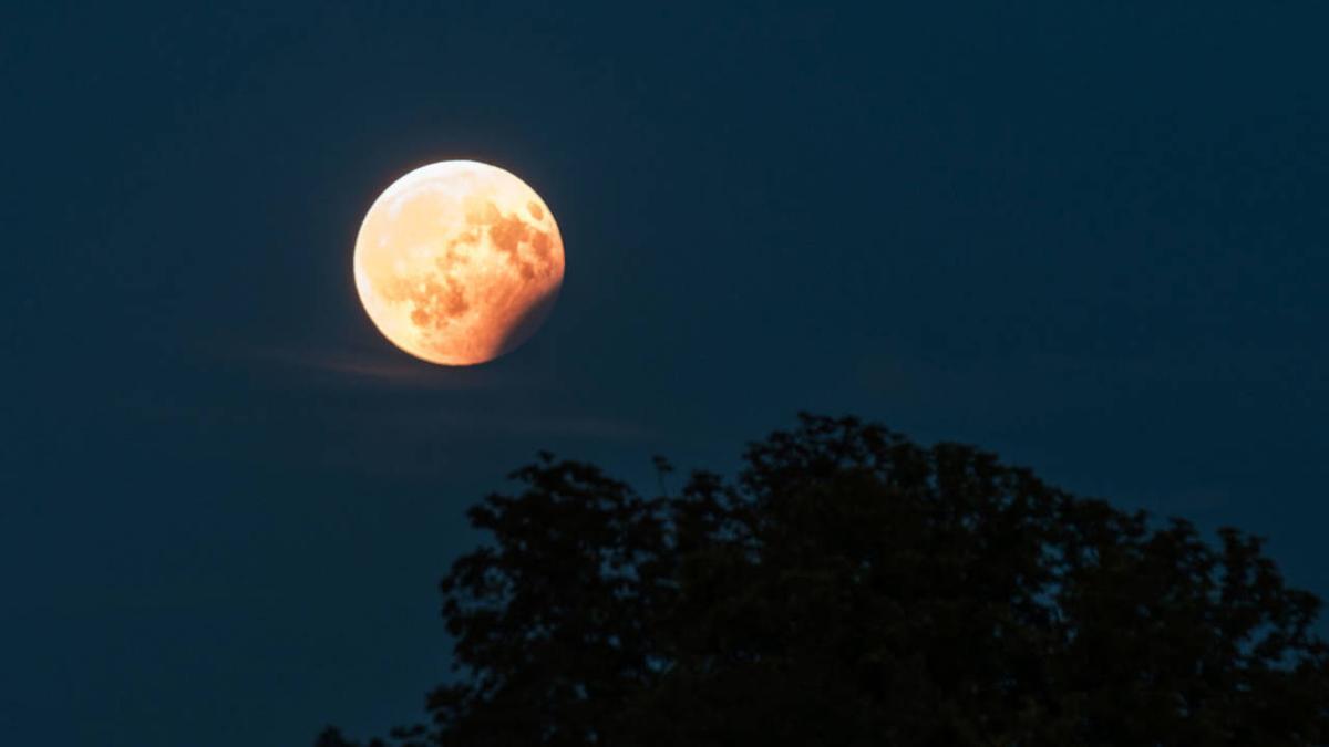 Aspecto que presentará este sábado a las 22,14 la luna