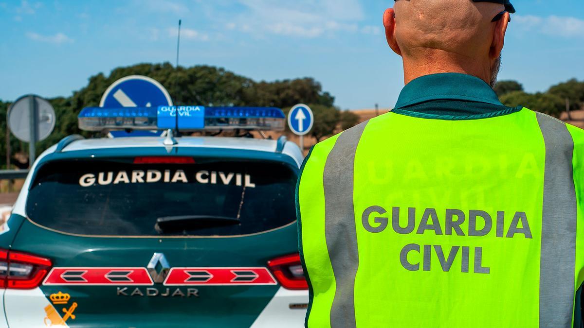 La Guardia Civil extrema la vigilancia y está comprobando que lleves este artilugio obligatorio debajo del asiento de tu coche