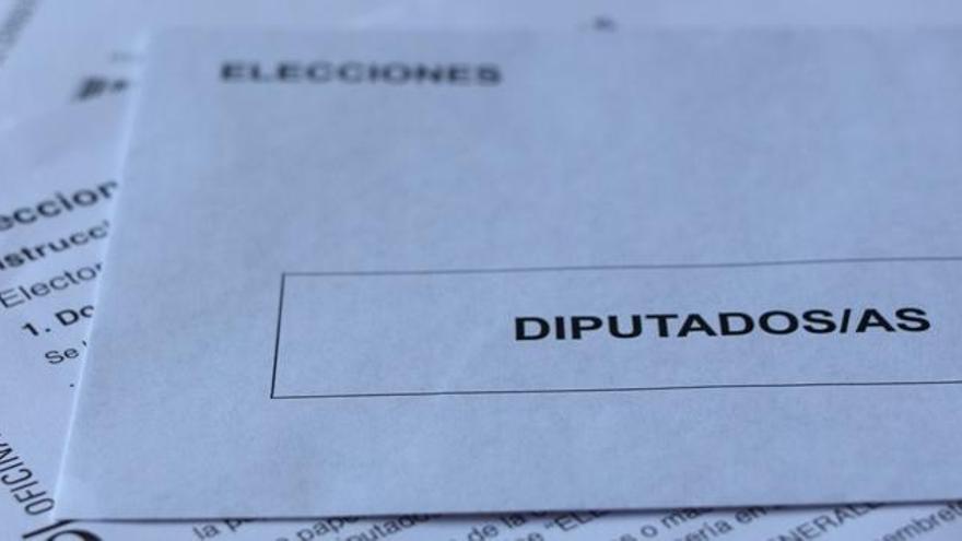 Sobres para realizar el voto por correo.