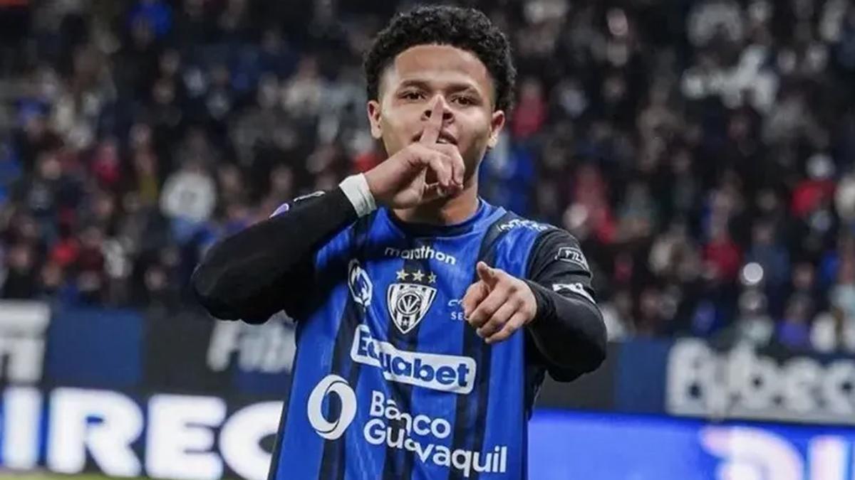 Patrik Mercado, celebrando un gol