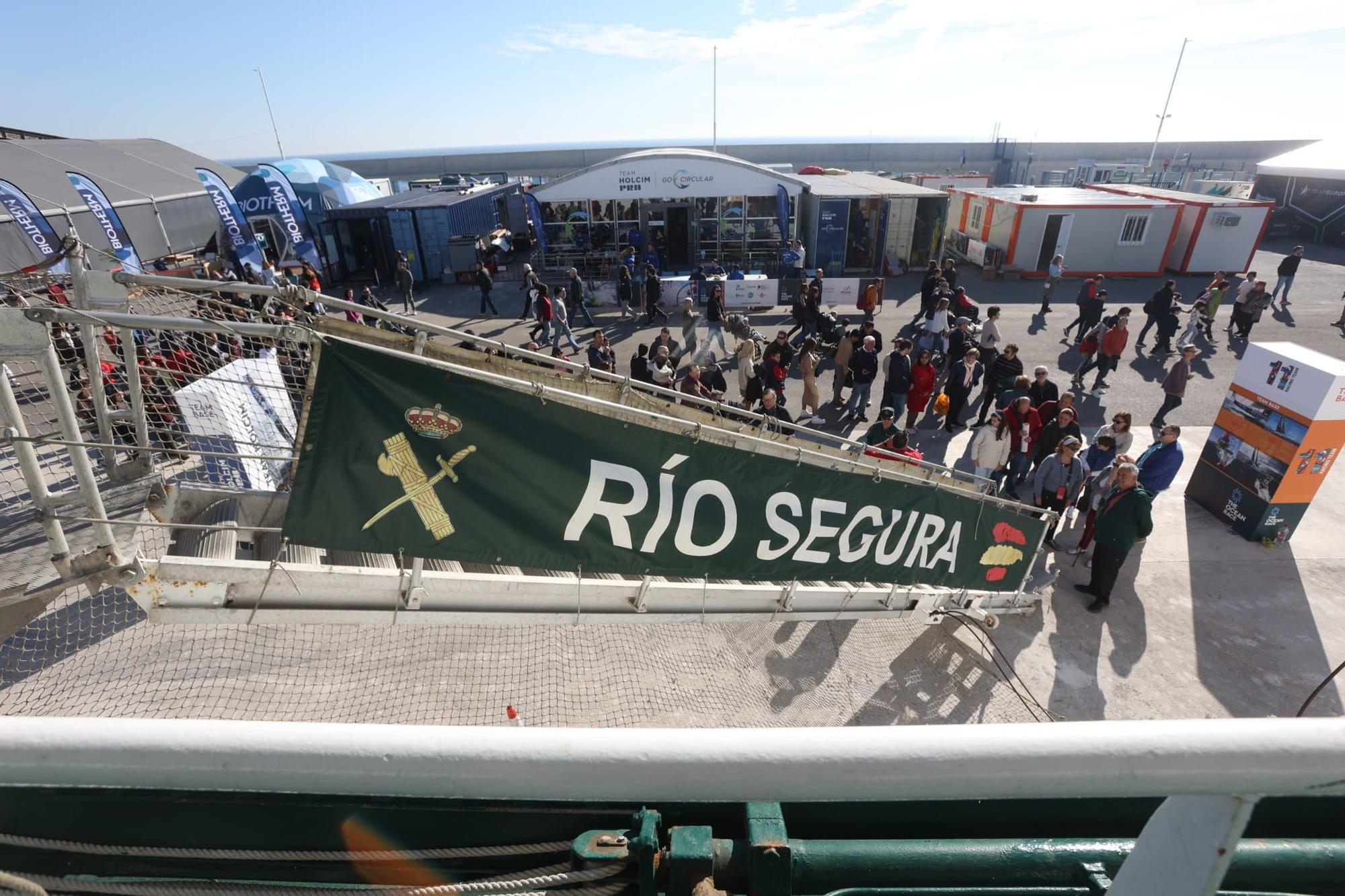 El buque oceánico de la Guardia Civil 'Río Segura'  en la Volvo Race Alicante 2023