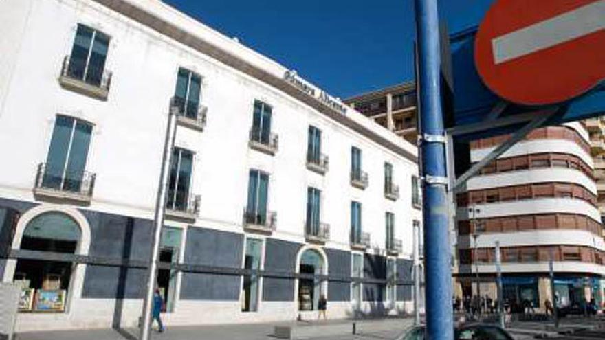 La limpieza y la seguridad bloquean la cesión del edificio de la Cámara al Ayuntamiento