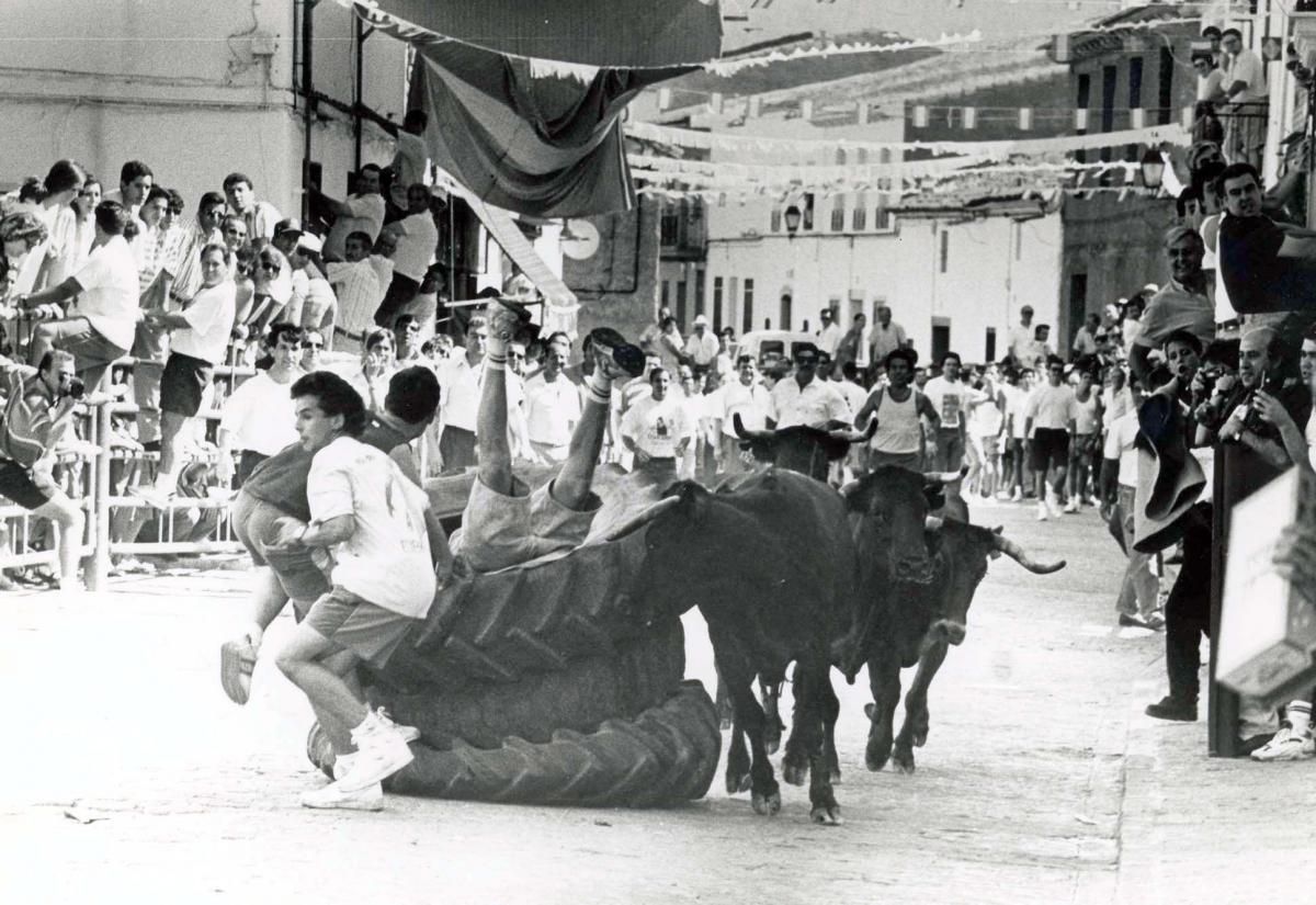 Los encierros de El Viso, en blanco y negro