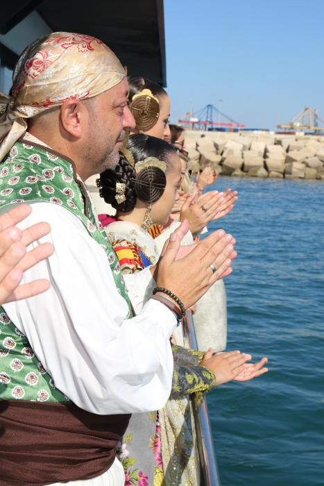 Ofrenda de las fallas del Marítimo a la Virgen sumergida