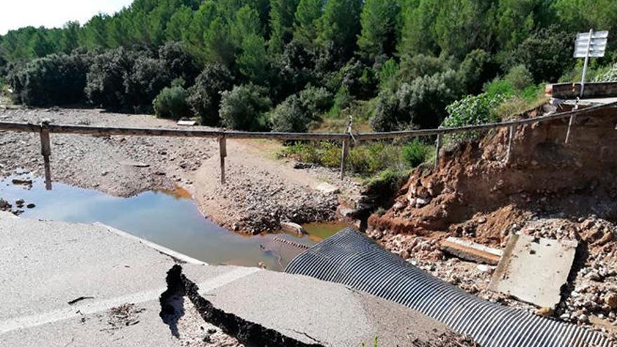 Cierran el camí de Conies y son cinco las carreteras cortadas