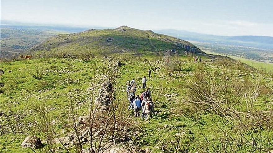 El cerro de San Cristóbal de Logrosán invita a ser fotografiado