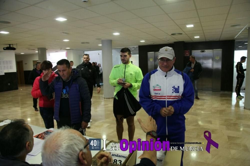 Recogida de dorsales, ambiente y salida de la XXXI Media Maratón Ciudad de Lorca