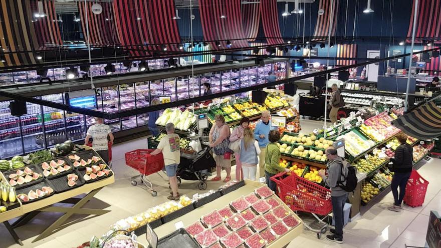 Ofrecen 353 empleos para trabajar en verano en supermercados de Baleares