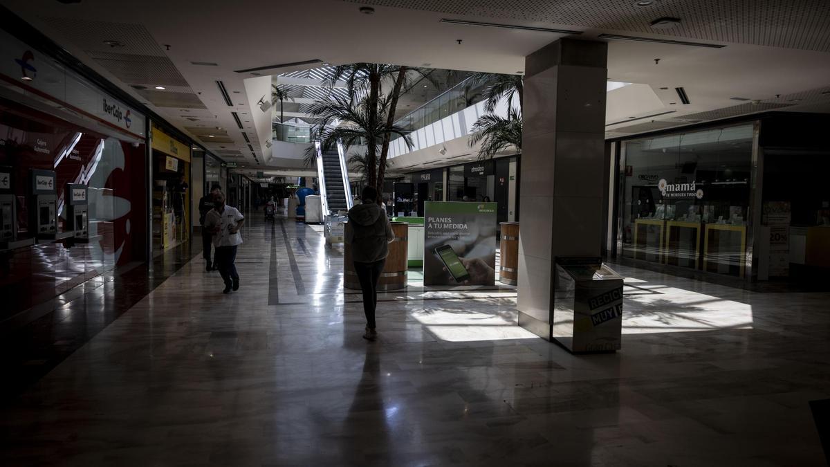 El apagón del pasado mes de abril, en un centro comercial de Zaragoza.