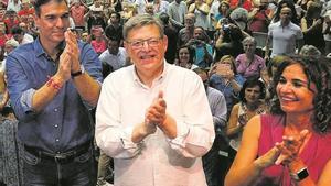 Pedro Sánchez, Ximo Puig y María Jesús Montero, en un acto electoral.