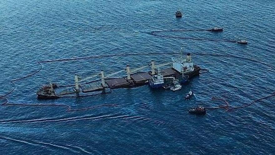 Extraído 41.000 litros de fuel del buque varado en Gibraltar