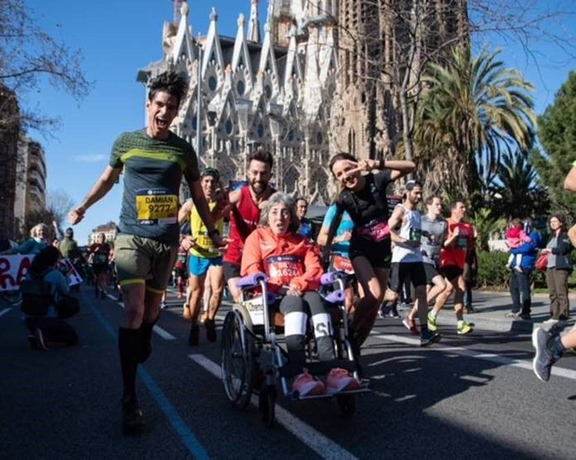 Un atleta intentará el Récord Guiness en Maratón empujando la silla de ruedas de su madre