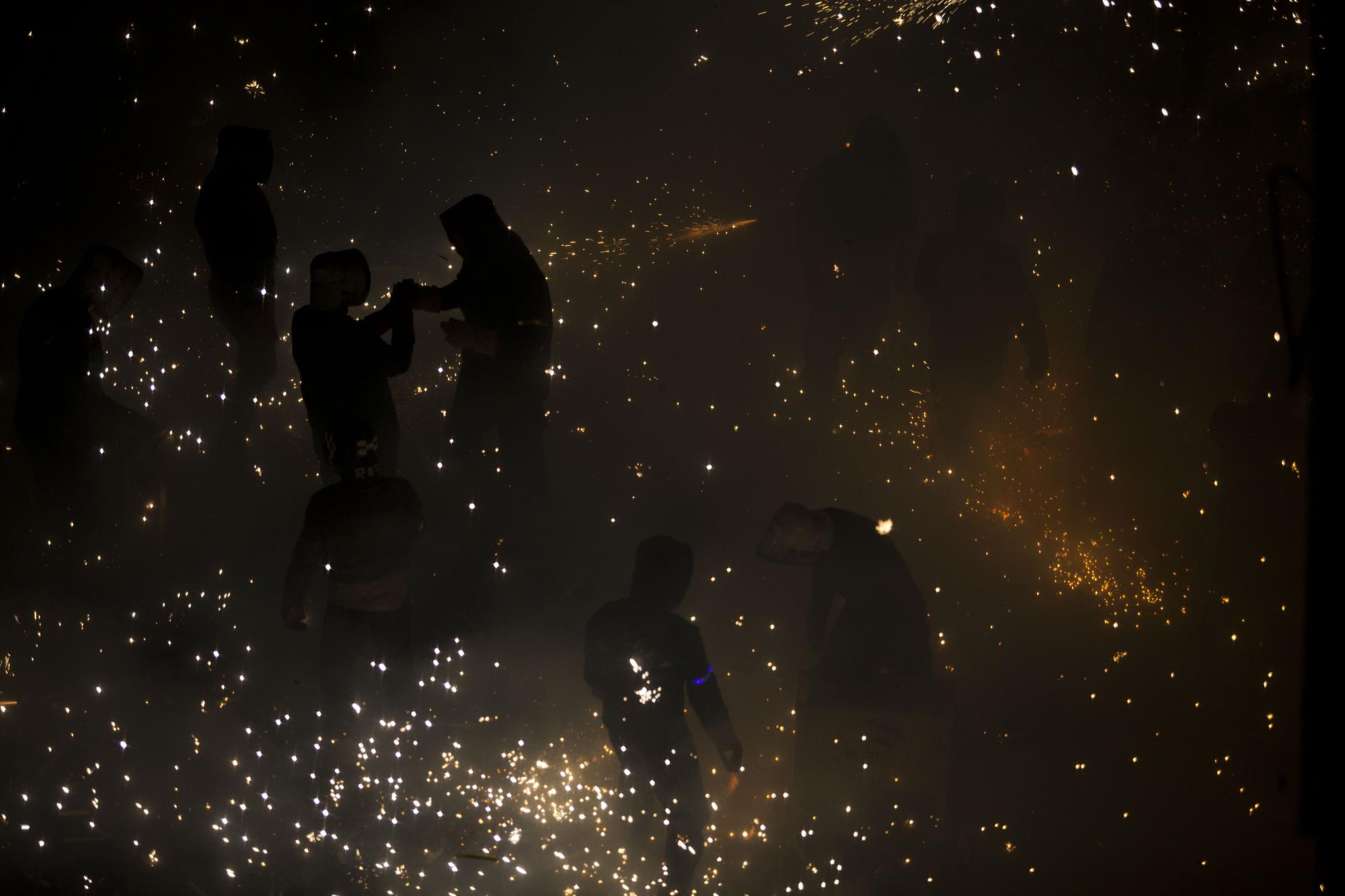 290 tiradores y tiradoras y 70.000 cohetes llenan de fuego la Cordà de Paterna