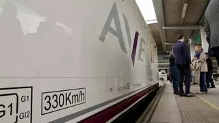 Viajar en tren la tarde del viernes desde Madrid a Asturias, misión imposible