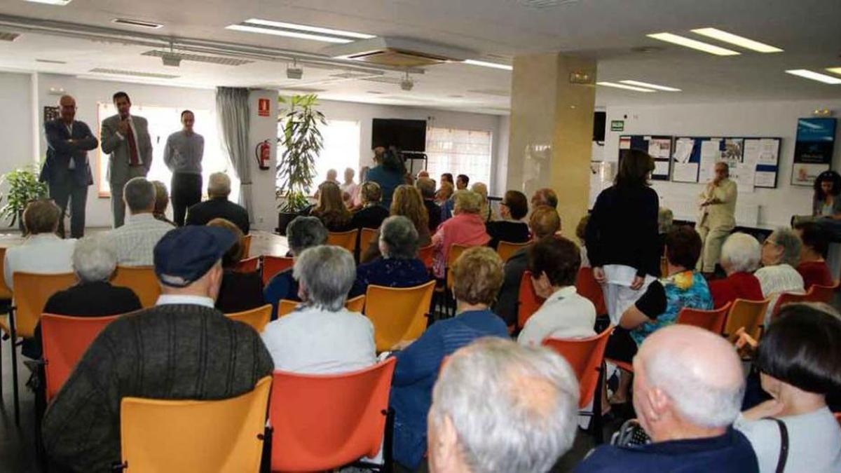 El centro de día de San Lázaro, en una visita institucional.