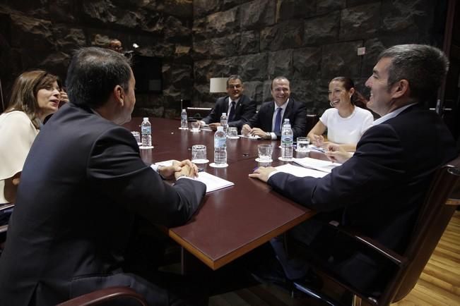 06/07/2016.CANARIAS.El presidente del Gobierno de Canarias, Fernando Clavijo, se reúne con los alcaldes de Las Palmas, Santa Cruz, La Laguna y Telde