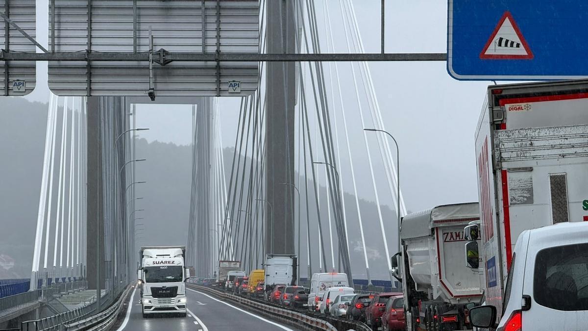 Imagen del colapse en Rande a las 10.00 horas de este jueves