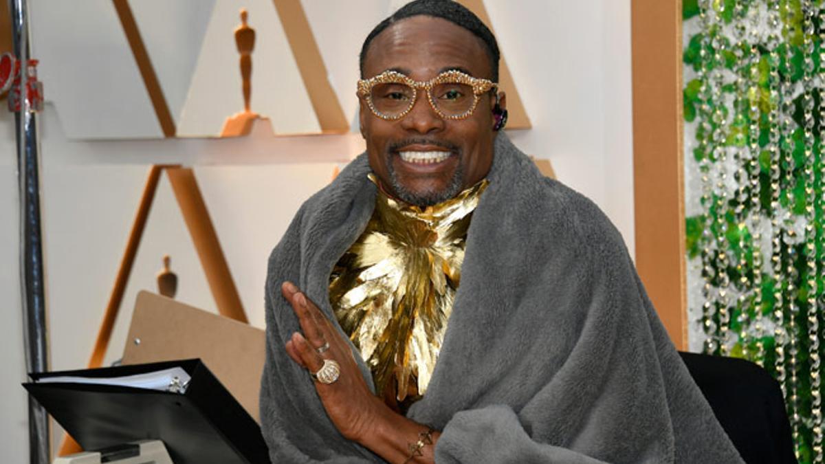 Billy Porter, con manta y espectaculares gafas doradas en los Oscar