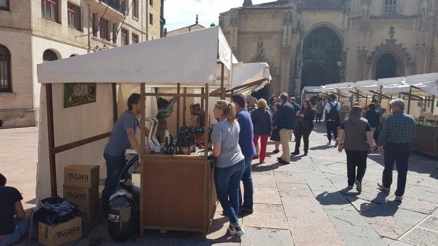 Arranca el mercado de la Catedral con más de 50 puestos