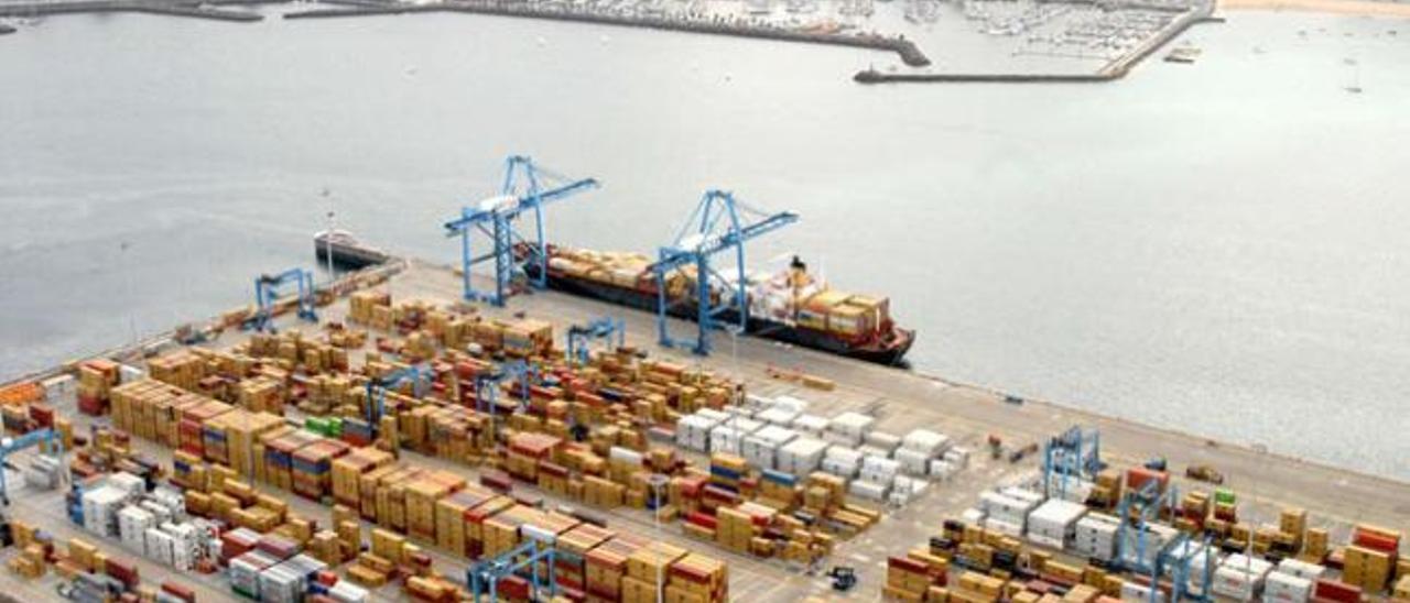 El Puerto supera el millón de contenedores en el último año