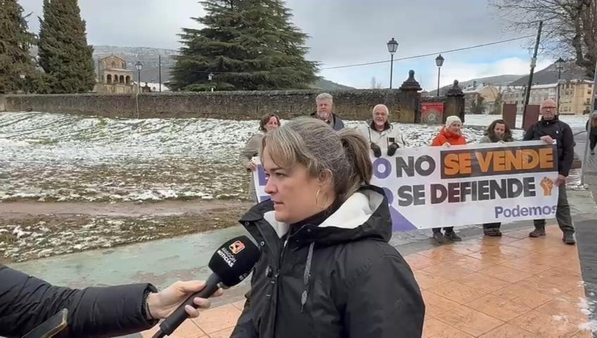 La candidata de Podemos Alianza Verde, María Goikoechea, este domingo en Jaca.